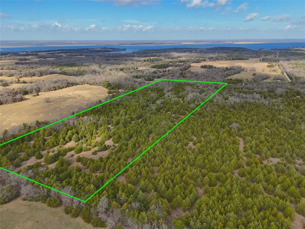23 County Road 2950 Windom, TX 75306