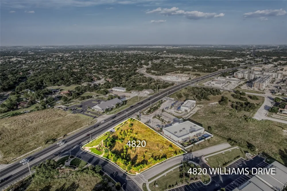 4820 Williams Drive Georgetown, TX 78633