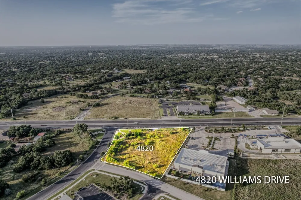 4820 Williams Drive Georgetown, TX 78633