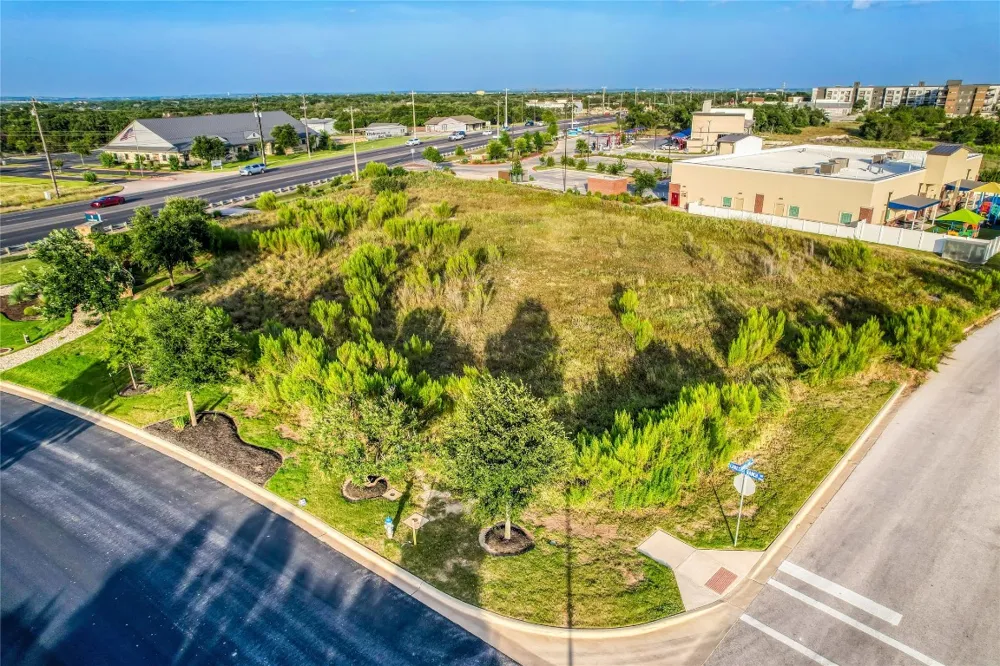 4820 Williams Drive Georgetown, TX 78633