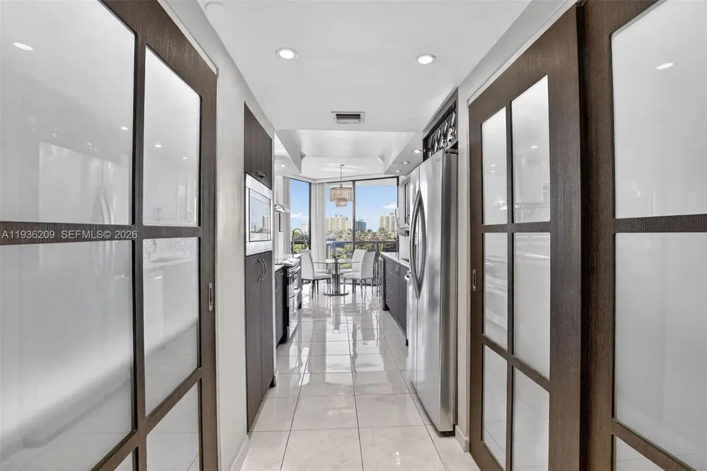 20281 E Country Club Dr #201 Aventura, FL 33180