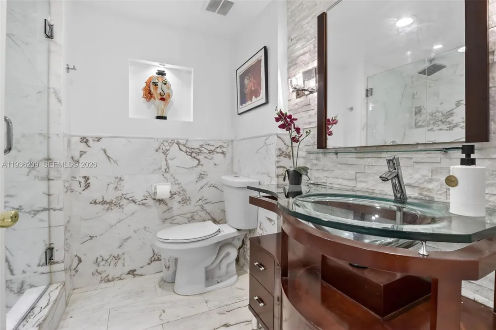 20281 E Country Club Dr #201 Aventura, FL 33180