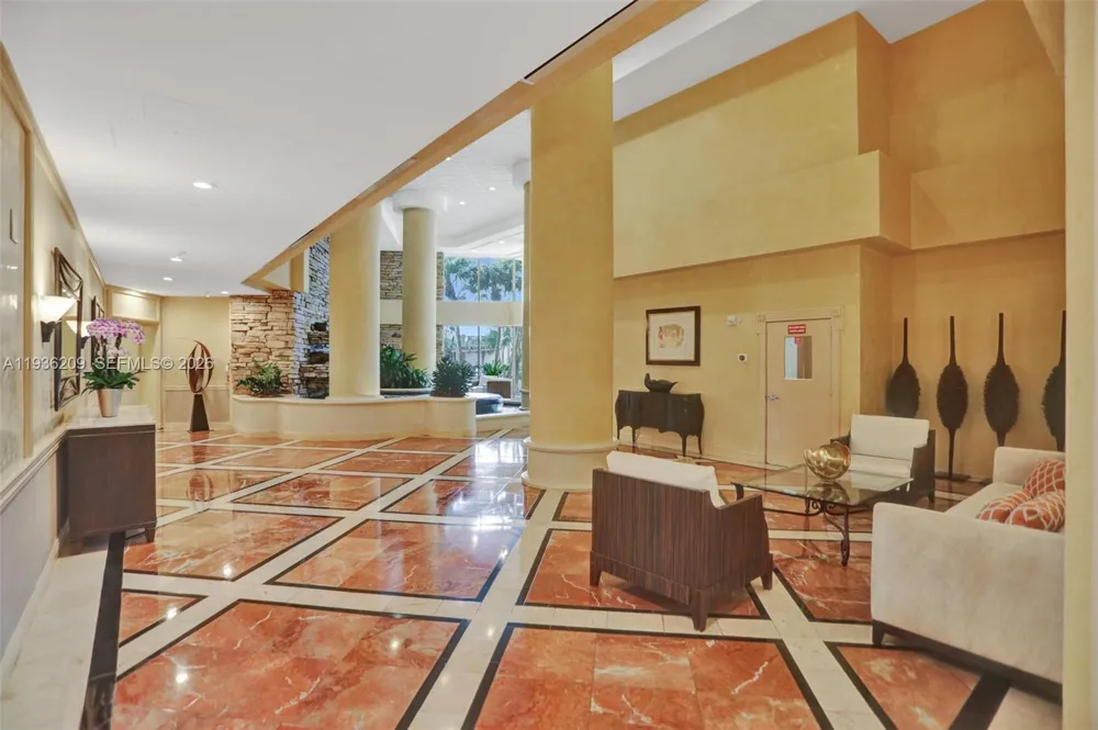 20281 E Country Club Dr #201 Aventura, FL 33180