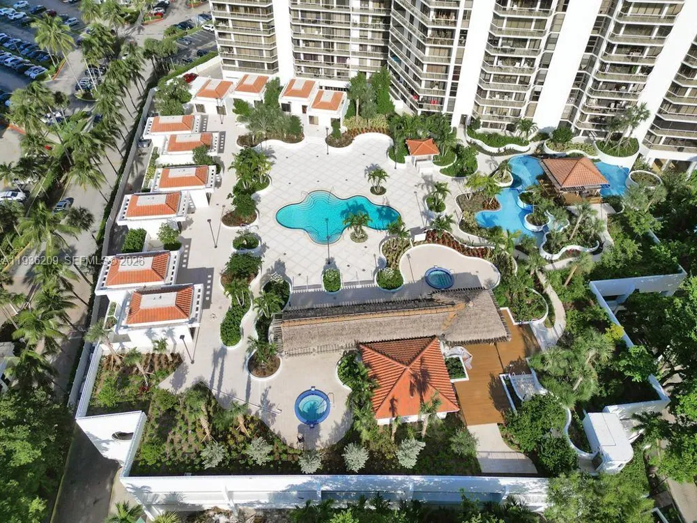 20281 E Country Club Dr #201 Aventura, FL 33180