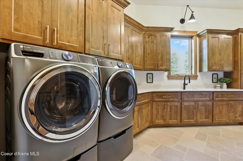 1237 E Amulet Circle Rathdrum, ID 83858