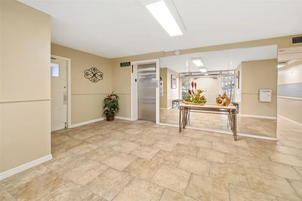 7461 W COUNTRY CLUB DRIVE #404 Sarasota, FL 34243