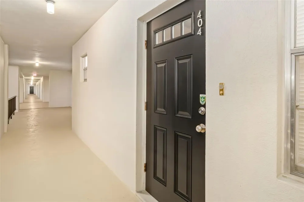 7461 W COUNTRY CLUB DRIVE #404 Sarasota, FL 34243