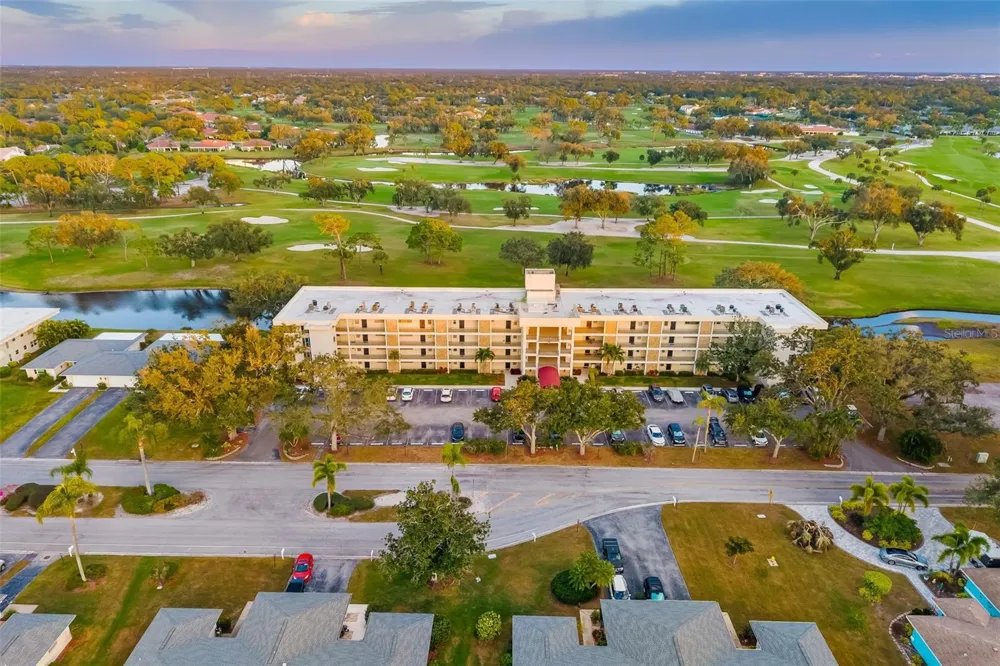 7461 W COUNTRY CLUB DRIVE #404 Sarasota, FL 34243