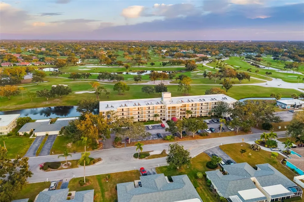 7461 W COUNTRY CLUB DRIVE #404 Sarasota, FL 34243