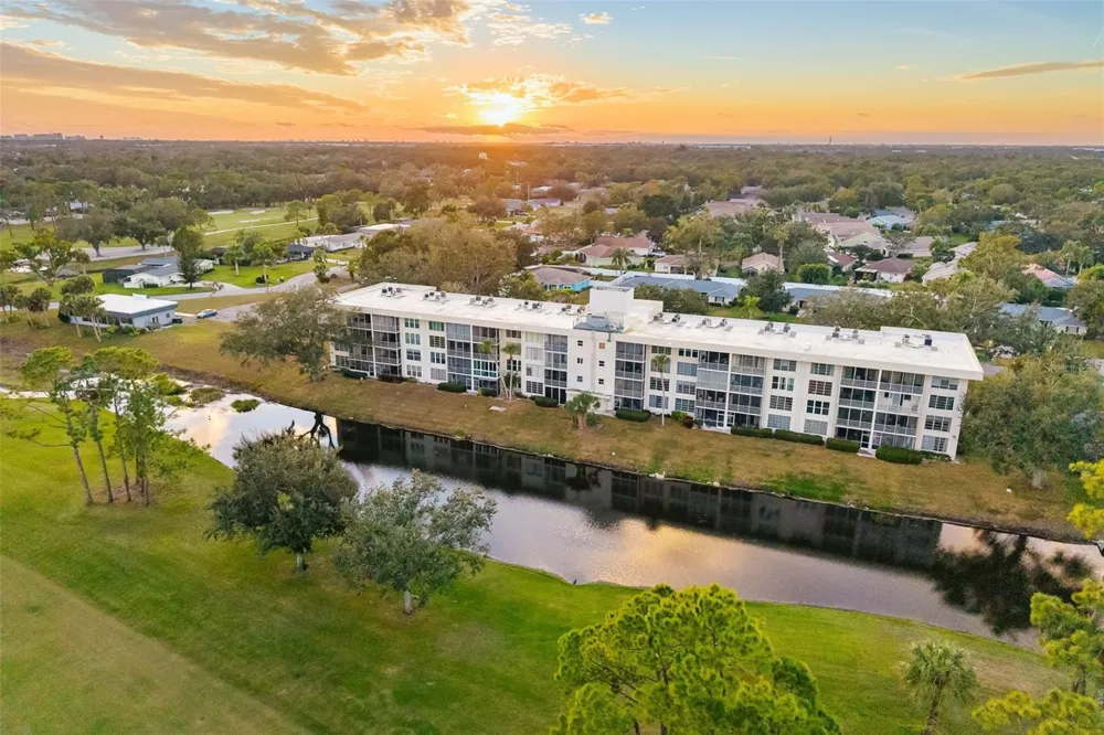 7461 W COUNTRY CLUB DRIVE #404 Sarasota, FL 34243