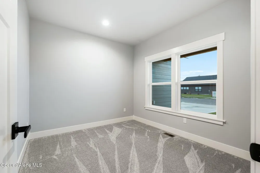 2099 S Aspen Way Sandpoint, ID 83864
