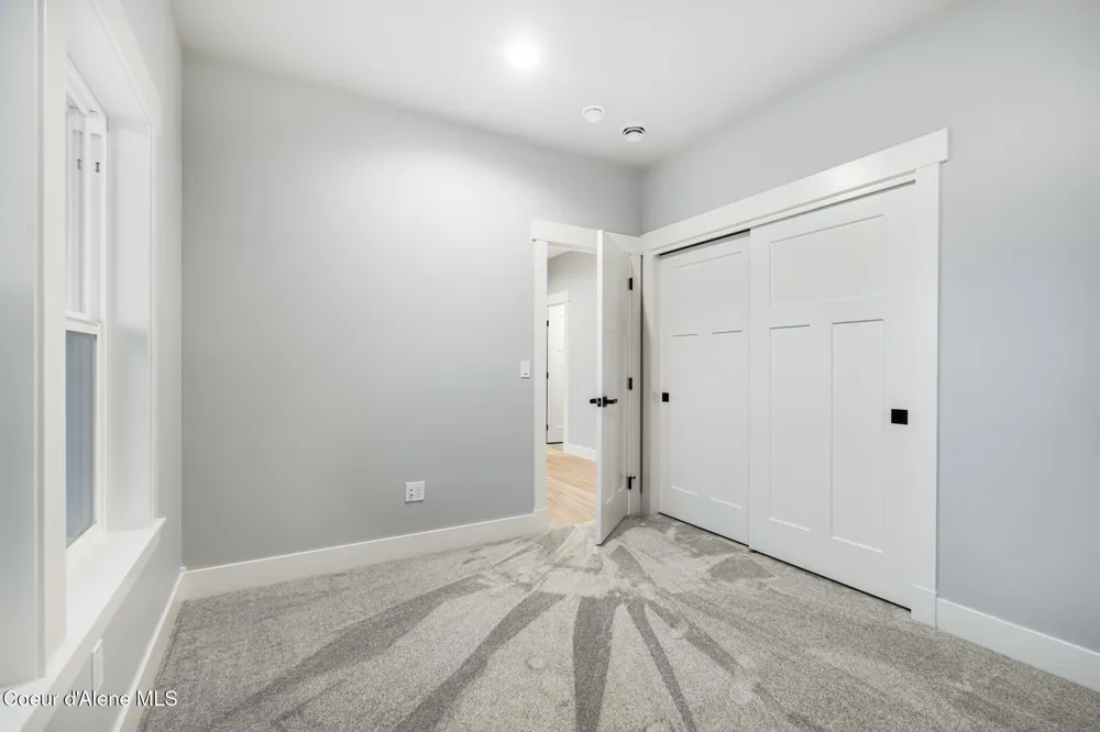 2099 S Aspen Way Sandpoint, ID 83864