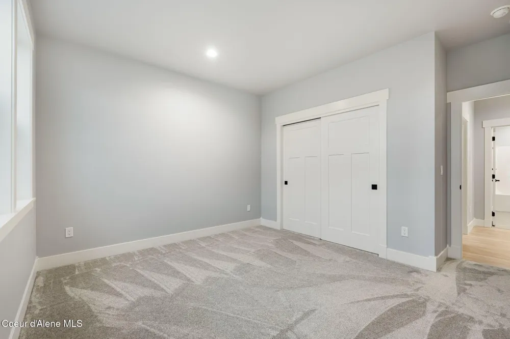 2099 S Aspen Way Sandpoint, ID 83864
