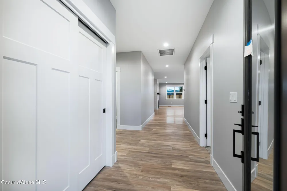 2099 S Aspen Way Sandpoint, ID 83864