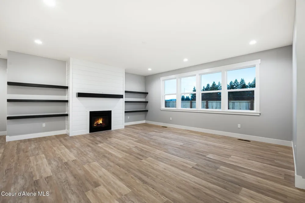 2099 S Aspen Way Sandpoint, ID 83864