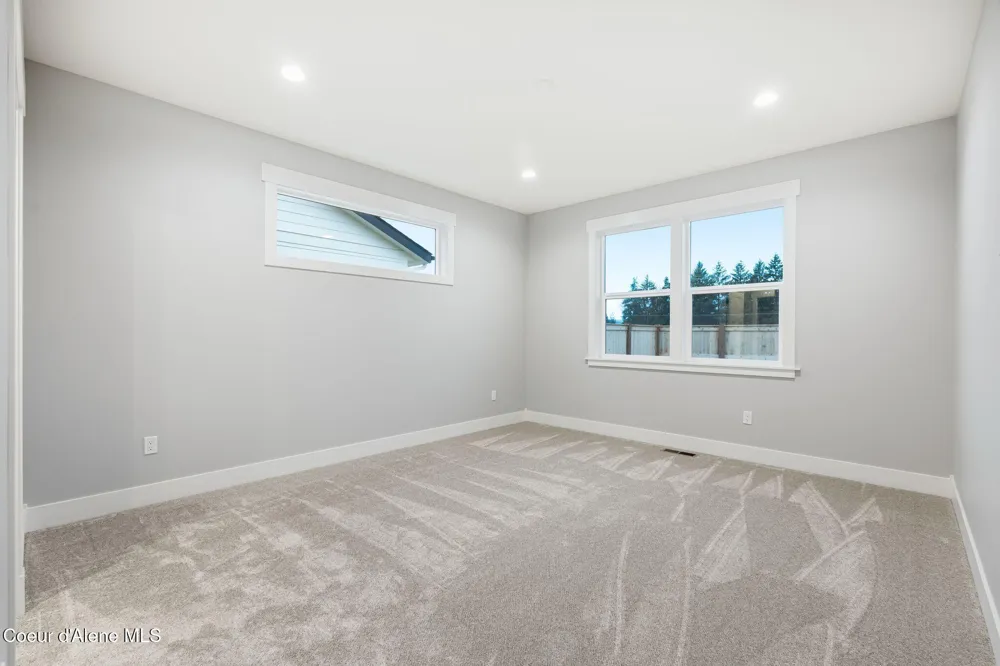 2099 S Aspen Way Sandpoint, ID 83864