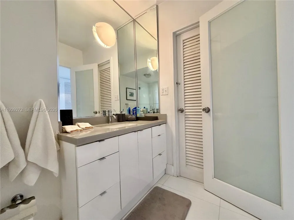 100 Lincoln Rd #1230 Miami Beach, FL 33139