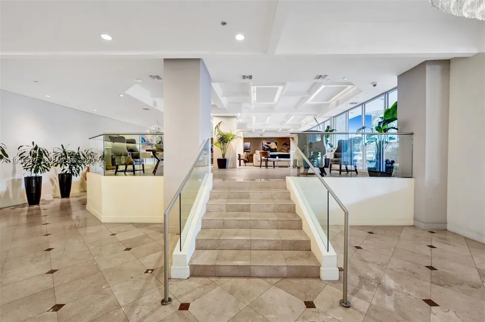 100 Lincoln Rd #1230 Miami Beach, FL 33139