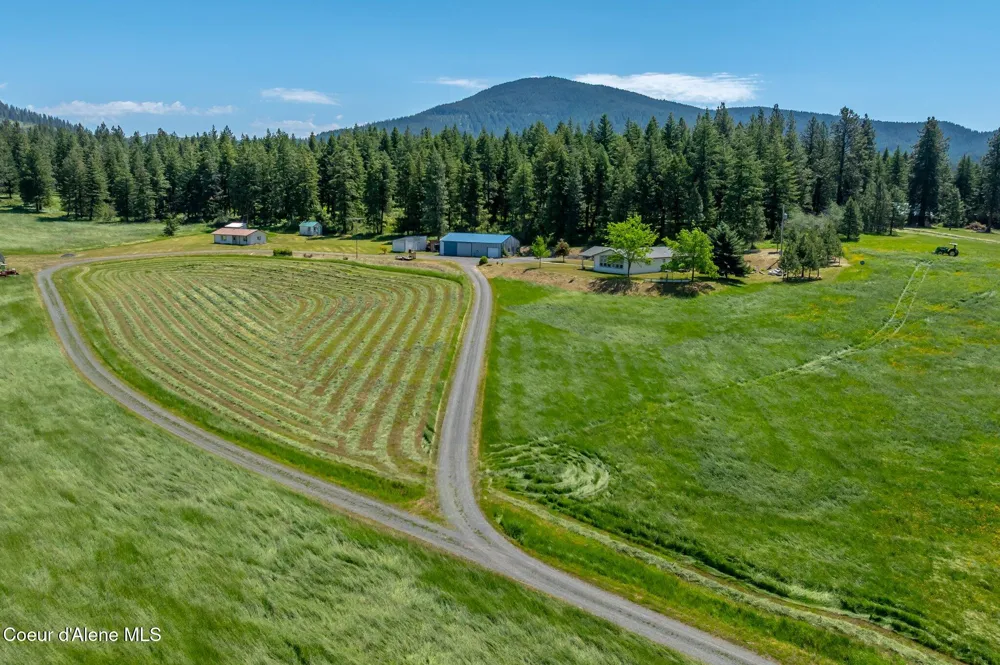 10207 Sanders Road Tensed, ID 83870