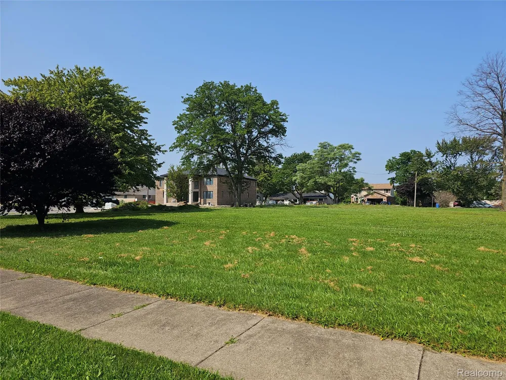 2207 Kinmore Street Dearborn Heights City, MI 48127