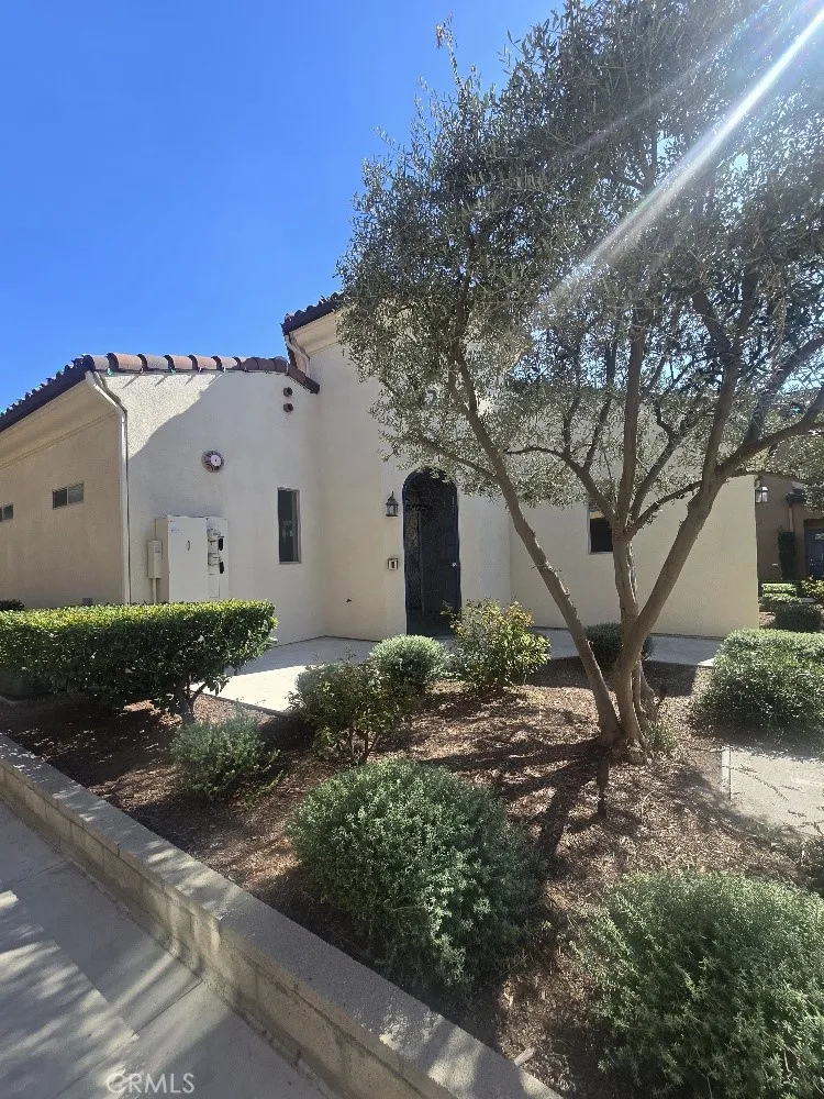 9871 Alburtis Avenue #38 Santa Fe Springs, CA 90670