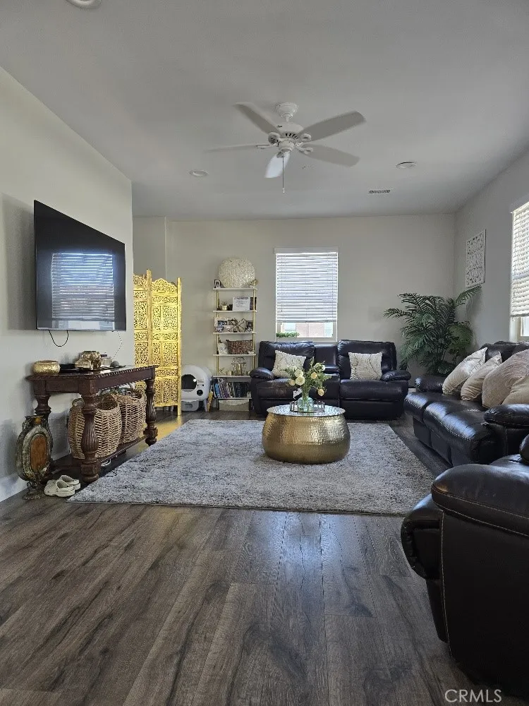 9871 Alburtis Avenue #38 Santa Fe Springs, CA 90670