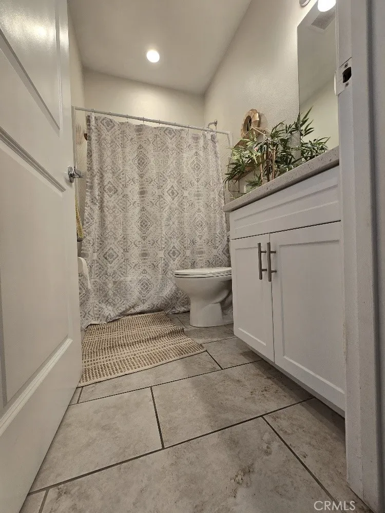 9871 Alburtis Avenue #38 Santa Fe Springs, CA 90670