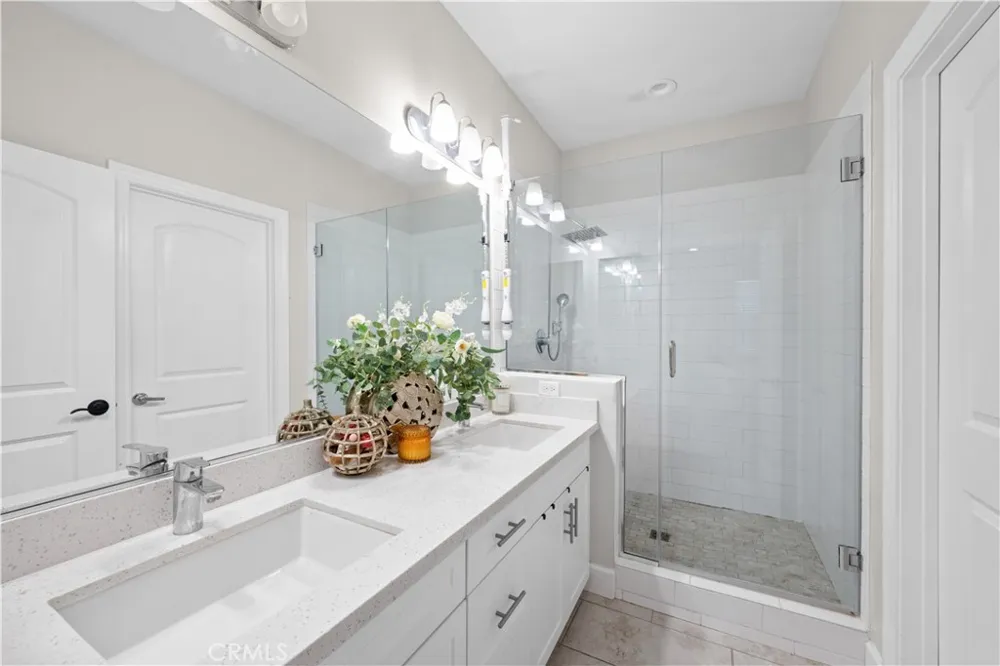 9871 Alburtis Avenue #38 Santa Fe Springs, CA 90670