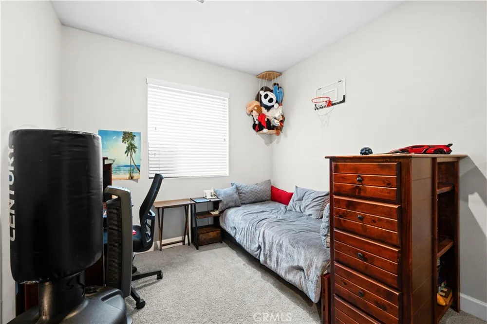 9871 Alburtis Avenue #38 Santa Fe Springs, CA 90670
