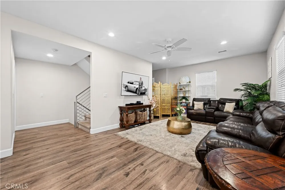 9871 Alburtis Avenue #38 Santa Fe Springs, CA 90670