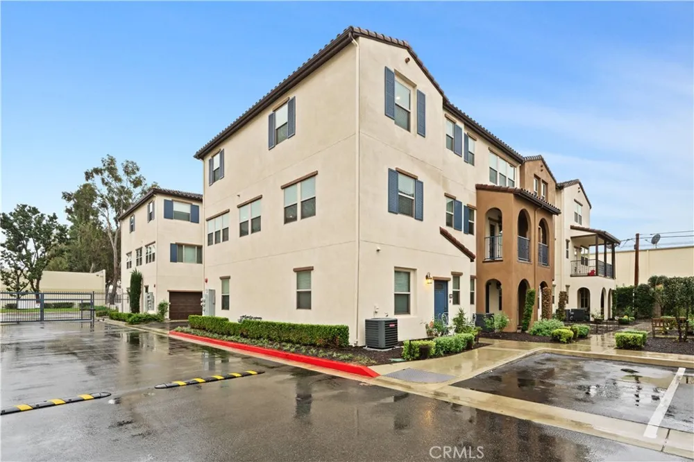 9871 Alburtis Avenue #38 Santa Fe Springs, CA 90670