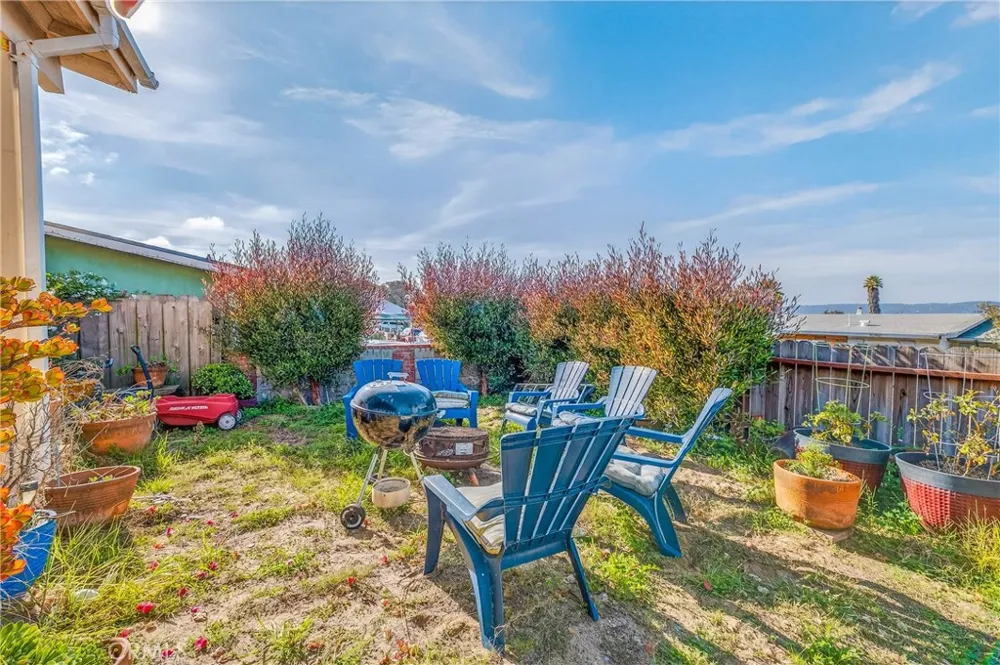 1688 Harding Seaside, CA 93955