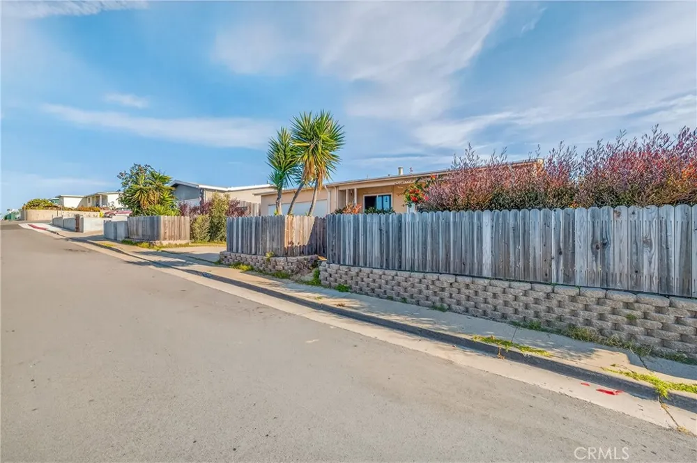 1688 Harding Seaside, CA 93955