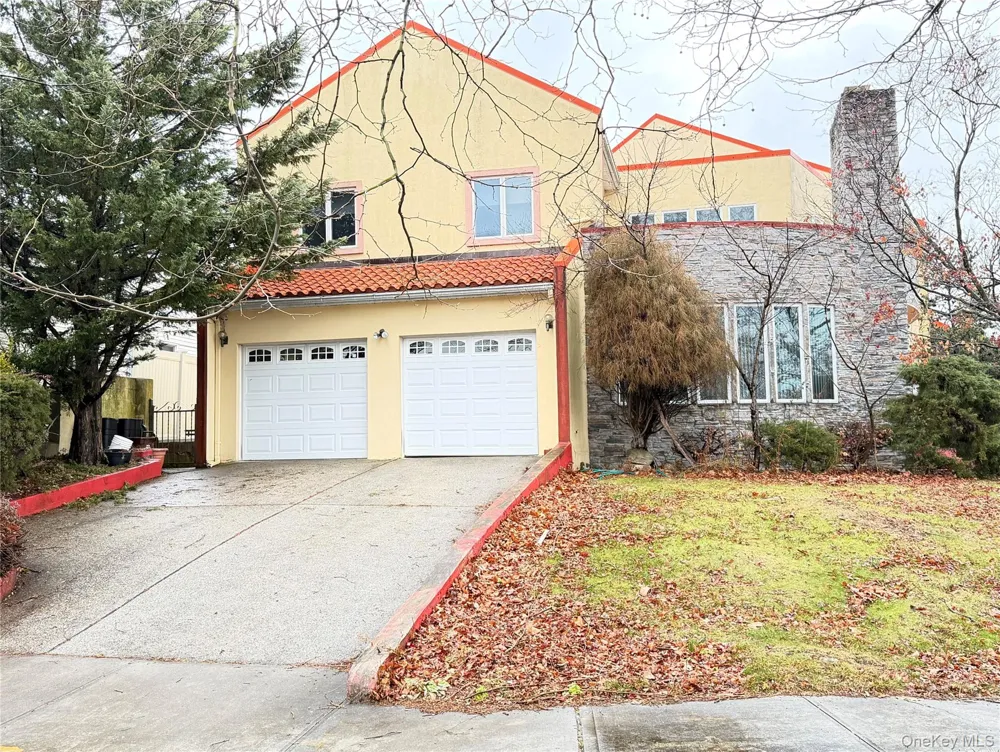 26105 Bridgewater Avenue Glen Oaks, NY 11004