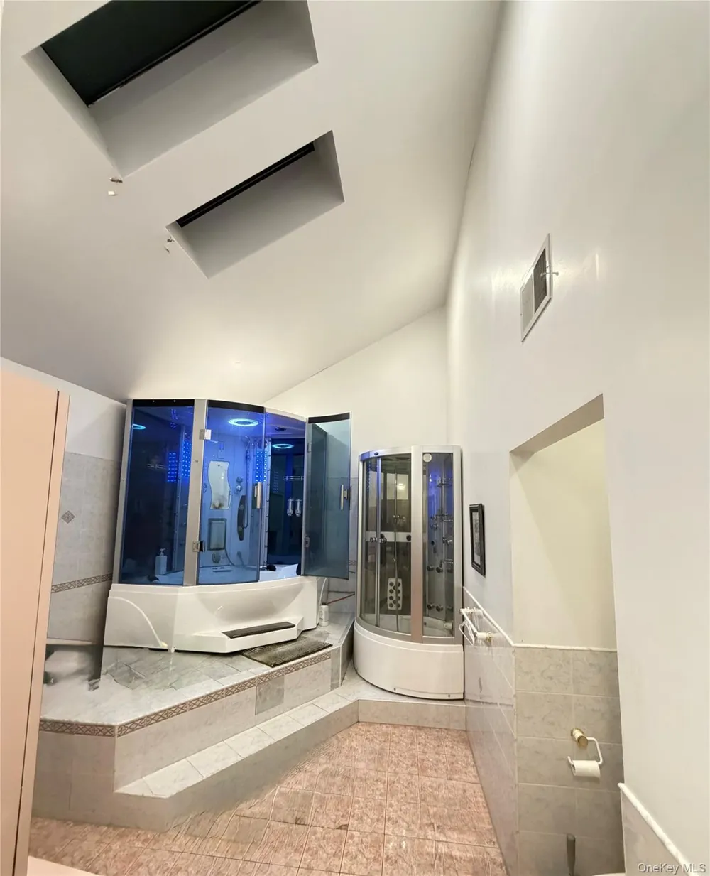 26105 Bridgewater Avenue Glen Oaks, NY 11004