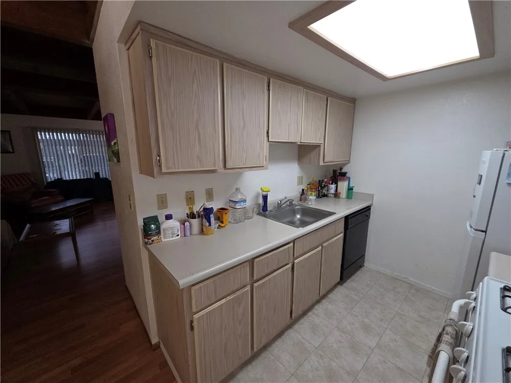 565 North Street Corning, CA 96021