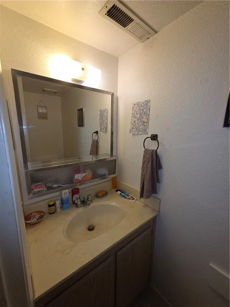 565 North Street Corning, CA 96021