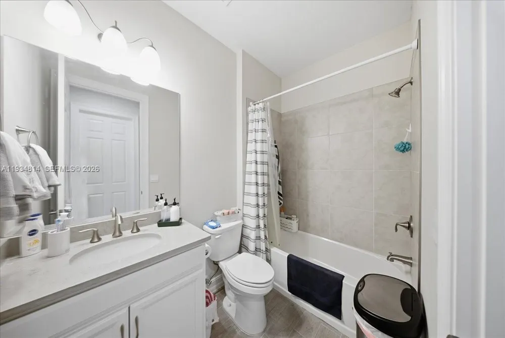 1074 Enbrook Loop Naples, FL 34114