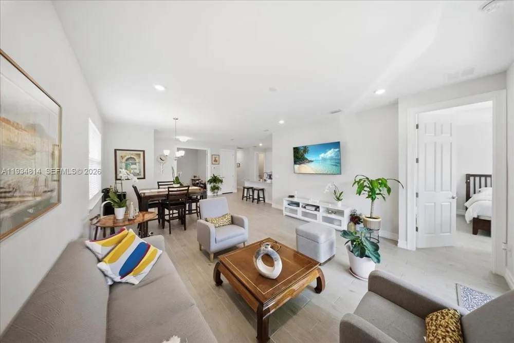 1074 Enbrook Loop Naples, FL 34114