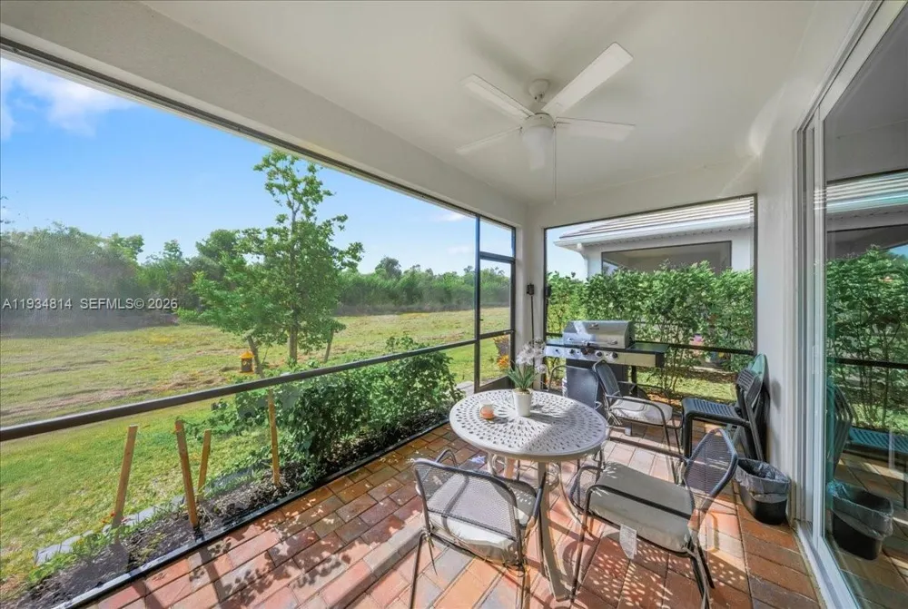 1074 Enbrook Loop Naples, FL 34114