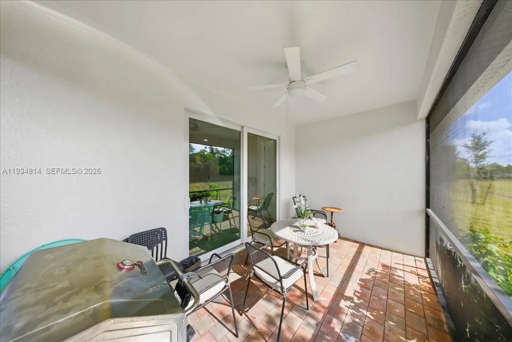 1074 Enbrook Loop Naples, FL 34114