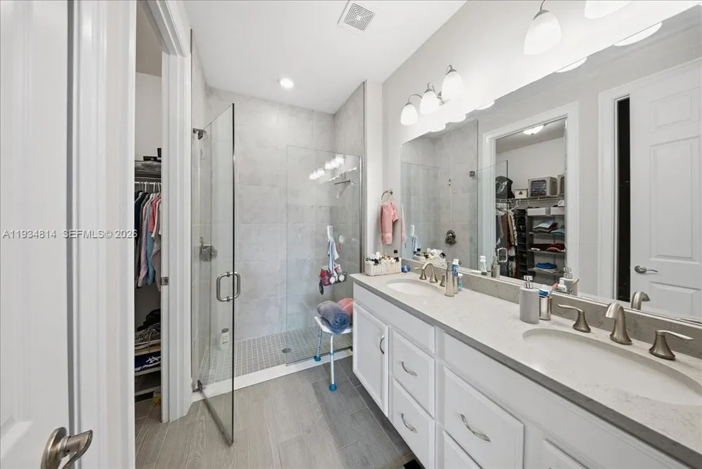 1074 Enbrook Loop Naples, FL 34114