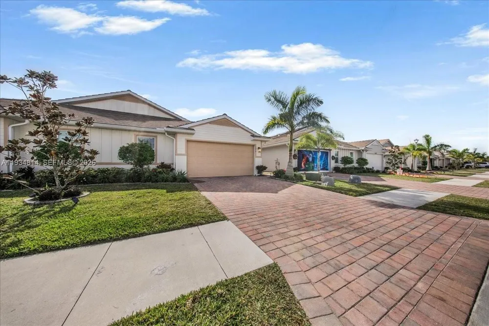1074 Enbrook Loop Naples, FL 34114