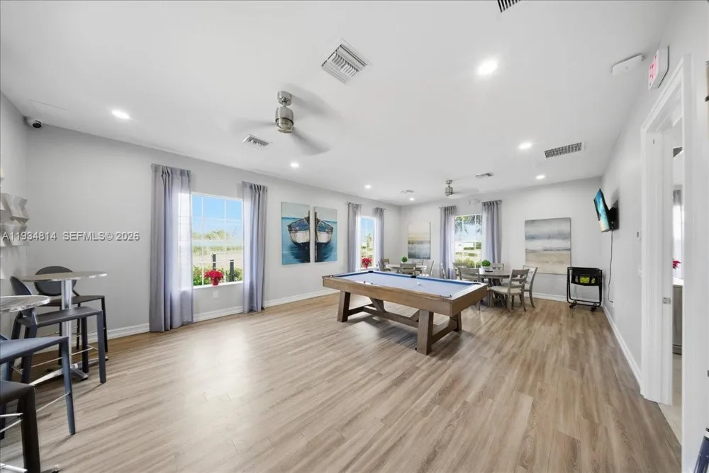1074 Enbrook Loop Naples, FL 34114