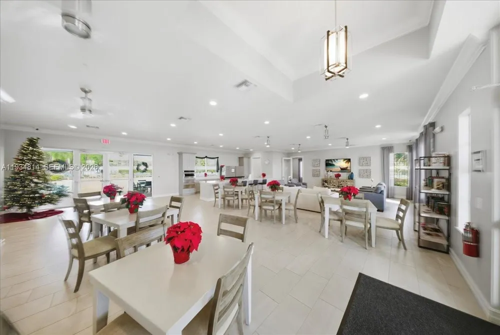 1074 Enbrook Loop Naples, FL 34114