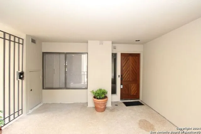 701 N. Saint Marys #15 San Antonio, TX 78205