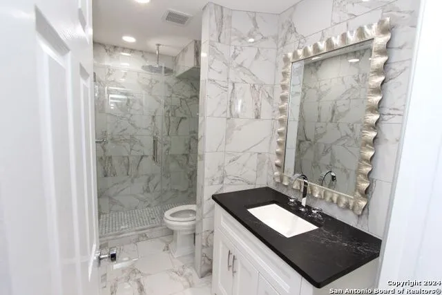 701 N. Saint Marys #15 San Antonio, TX 78205