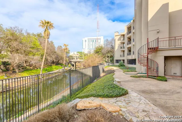 701 N. Saint Marys #15 San Antonio, TX 78205