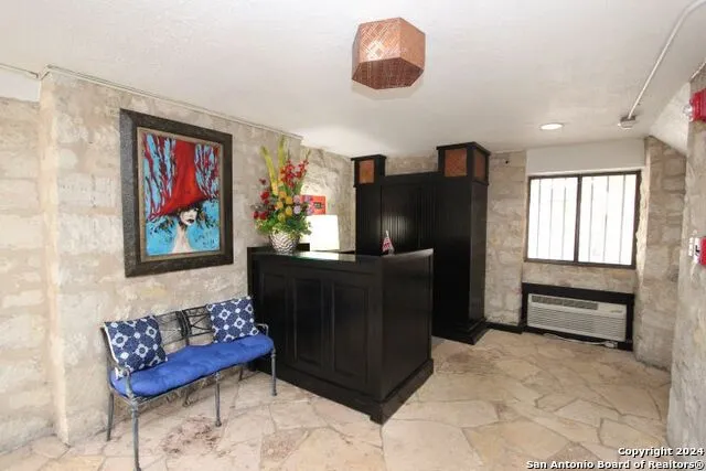 701 N. Saint Marys #15 San Antonio, TX 78205