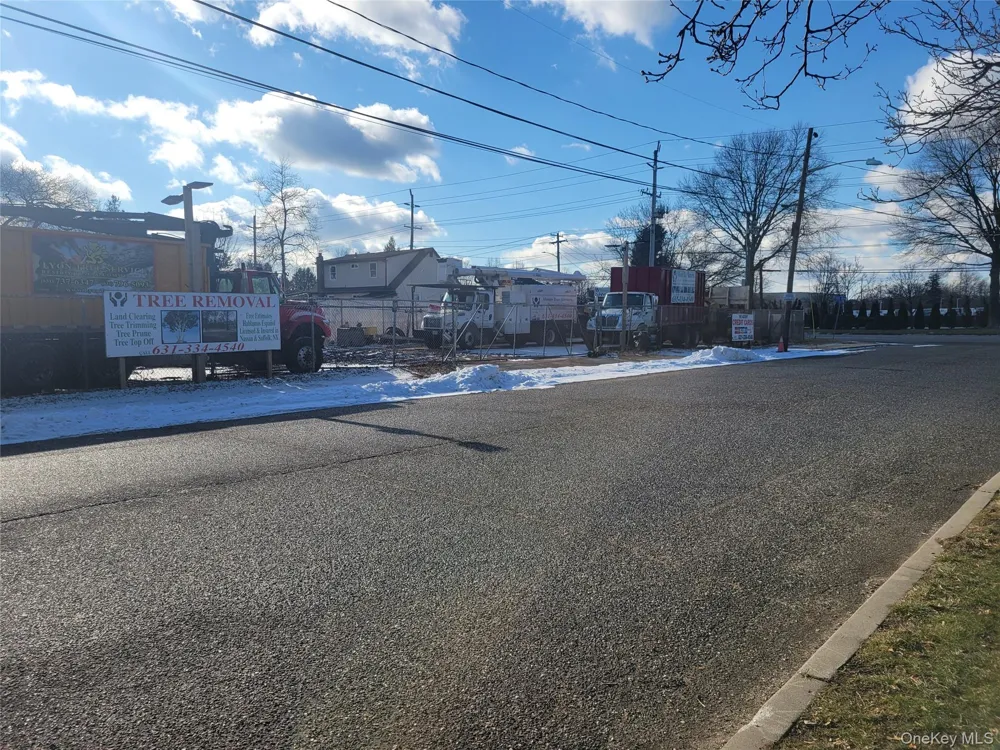 1699 5th Avenue Bay Shore, NY 11706